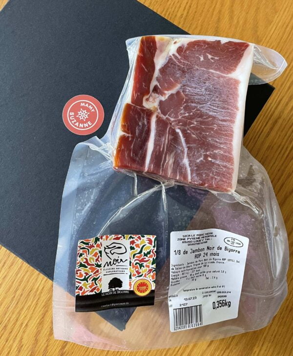 1/8 Jambon Porc Noir de Bigorre AOP, sans os, découenné, affinage 24 mois poids 620 g